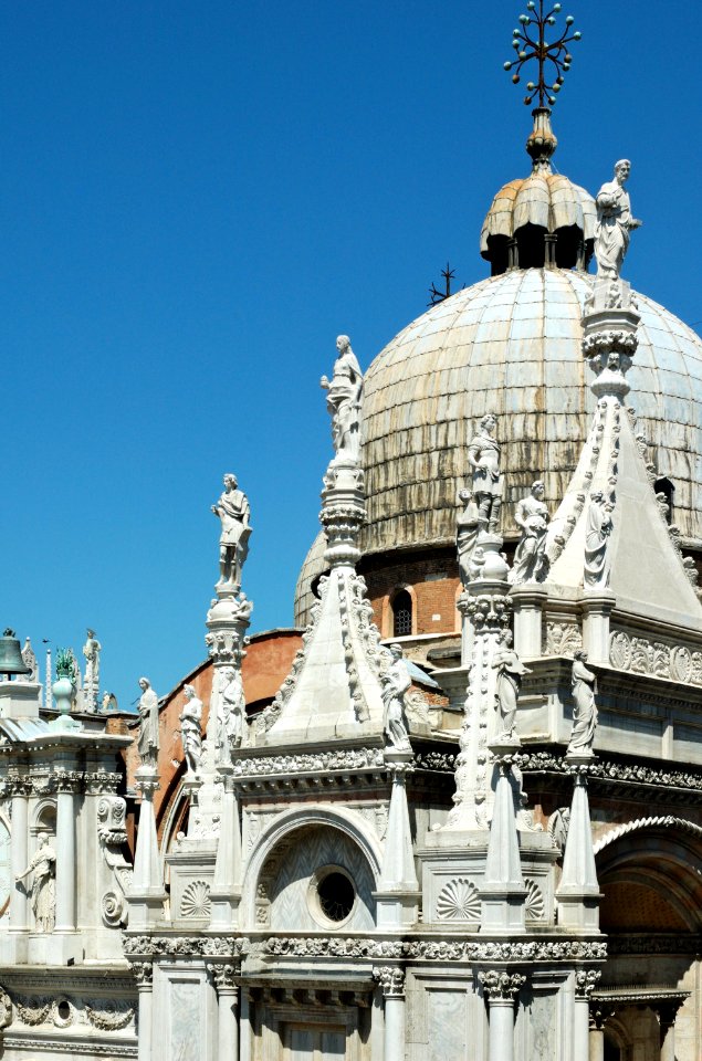 Courtyard-Palazzo-Ducale-20050527-009