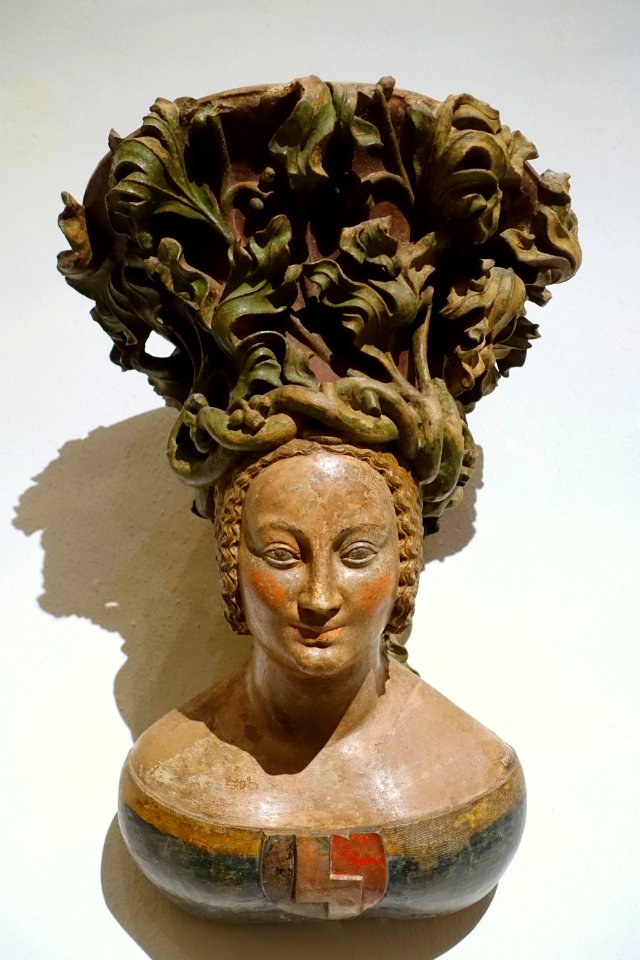 Corbel bust with the Parler crest, Cologne workshop of the Parlers, c. 1390, sandstone, polychrome - Museum Schnütgen - Cologne, Germany - DSC00013