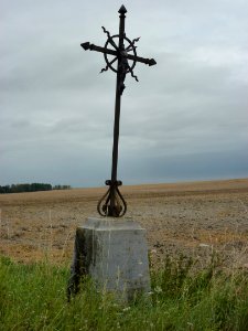 Coucy (Ardennes) croix de chemin