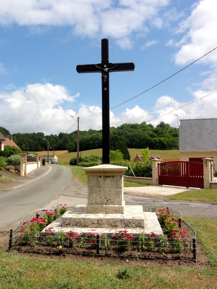 Coucy-la-Ville (Aisne) croix de chemin