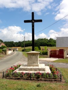 Coucy-la-Ville (Aisne) croix de chemin