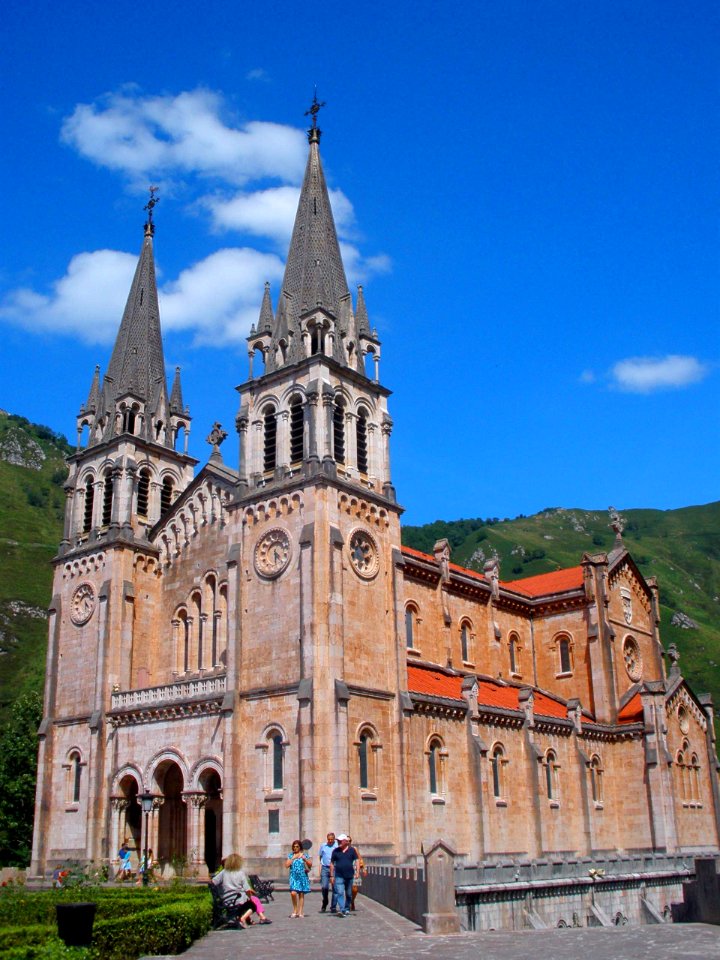Covadonga - Basílica de Santa María la Real 13