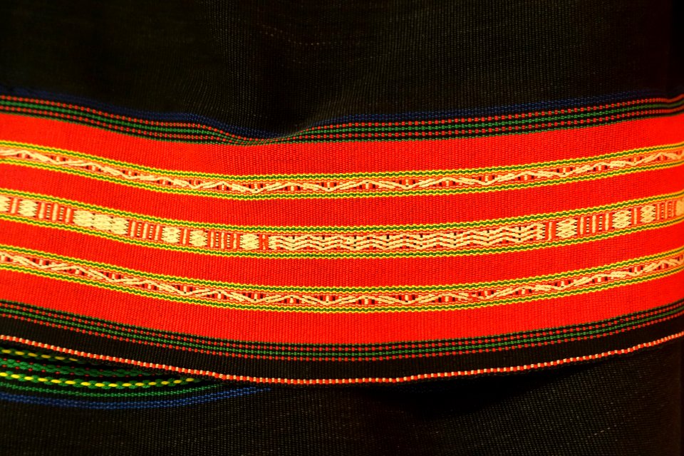Costume detail, Gia-rai, Gia Lai, 1981, handmade cotton, natural dyes - Vietnamese Women's Museum - Hanoi, Vietnam - DSC04088