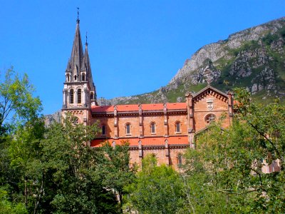 Covadonga - Basílica de Santa María la Real 15