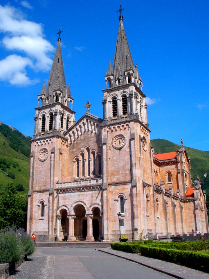 Covadonga - Basílica de Santa María la Real 09
