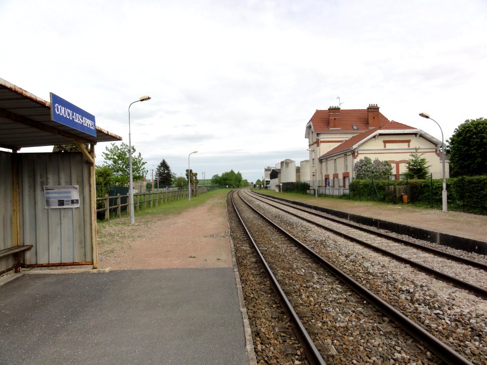 Coucy-lès-Eppes (Aisne) la gare SNCF