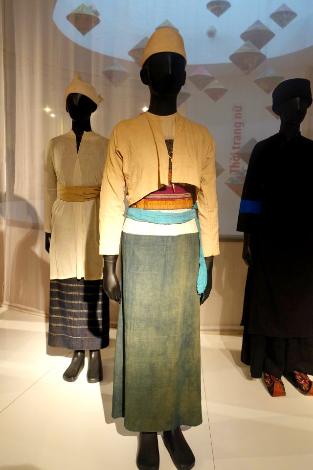 Costume, Muong, Hoa Binh, 1980, view 1, cotton, belt with extra silk thread - Vietnamese Women's Museum - Hanoi, Vietnam - DSC03870