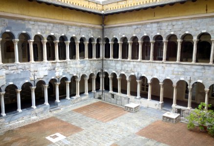 Courtyard of the Museo Diocesano (Genoa) - DSC01877