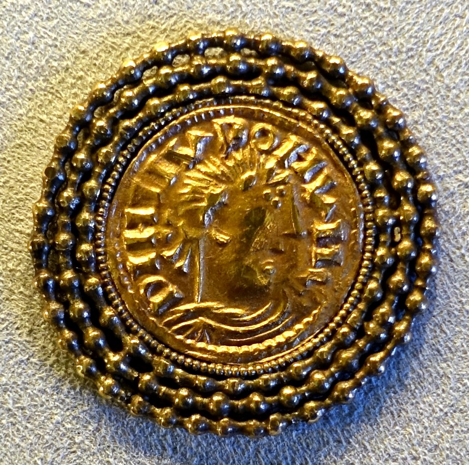 Counterfeit after Louis the Pious solidus, 9th century AD - Bode-Museum - DSC02662