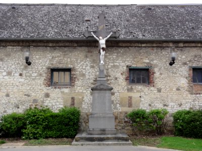 Couvron-et-Aumencourt (Aisne) croix de chemin