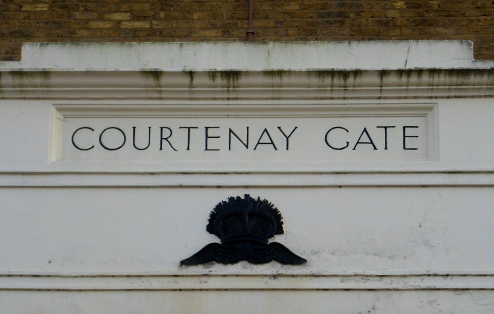 Courtenay Gate, Kingsway, Hove (September 2013) (4)