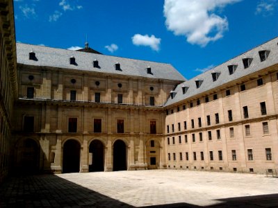 Courtyard of the Kings of the Escorial 02