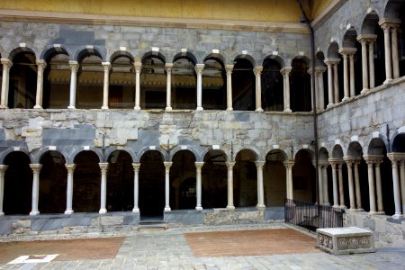Courtyard of the Museo Diocesano (Genoa) - DSC01902