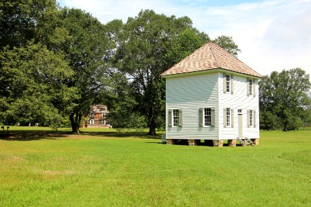 Council House and Supreme Courthouse in New Echota, July 2017