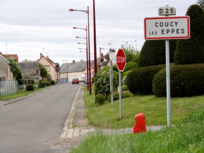Coucy-lès-Eppes (Aisne) city limit sign