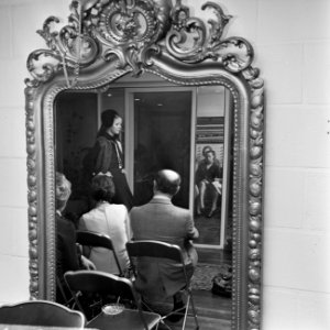 Couturier Edgar Vos toont nieuwe collectie de modeshow, Bestanddeelnr 922-1967