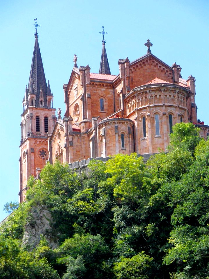 Covadonga - Basílica de Santa María la Real 17
