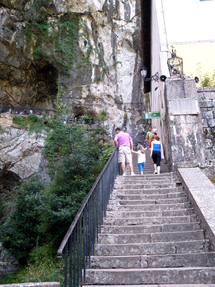 Covadonga - Cueva Santa 06
