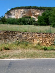 Couzon-au-Mont-d'Or - Rue Chanoine Villion, mur et ancienne carrière