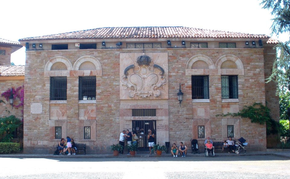 Covadonga - Casa Capitular, Sala Capitular, Salón de Recepciones y Biblioteca 1