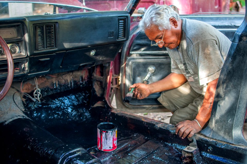 Corrosion protecting the floor of a malibu car