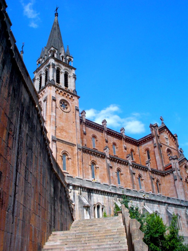 Covadonga - Basílica de Santa María la Real 11
