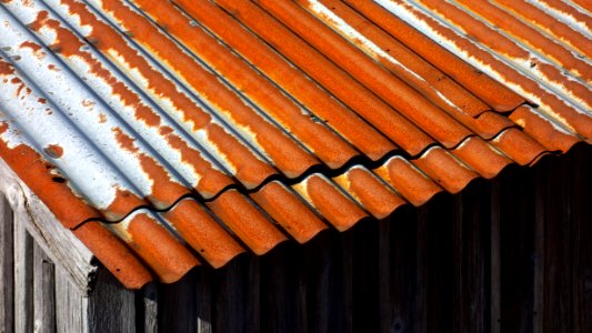 Corrugated rusty roof 1