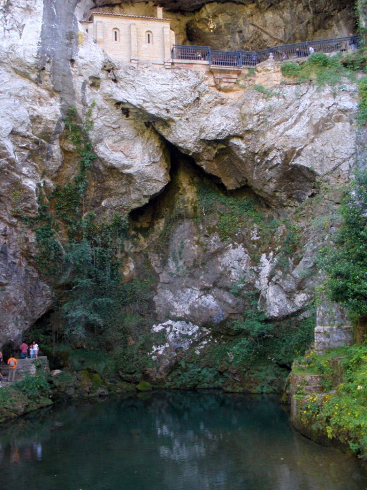 Covadonga - Cueva Santa 05