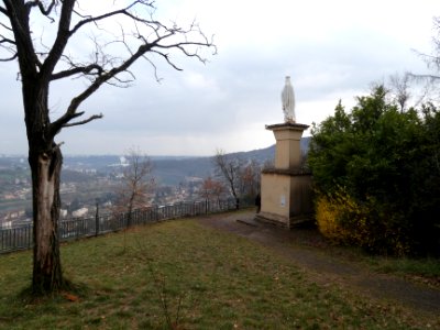 Couzon-au-Mont-d'Or - La Vénagère - Madone de Couzon - Vue sur la statue et la vallée