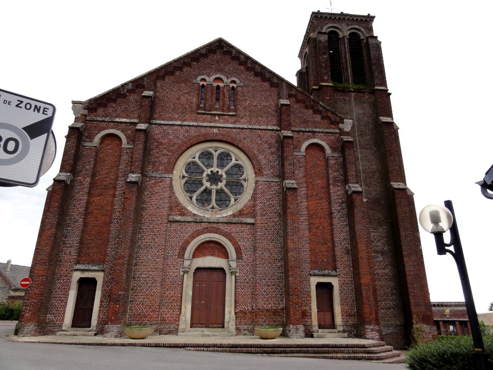 Couvron-et-Aumencourt (Aisne) église (02)