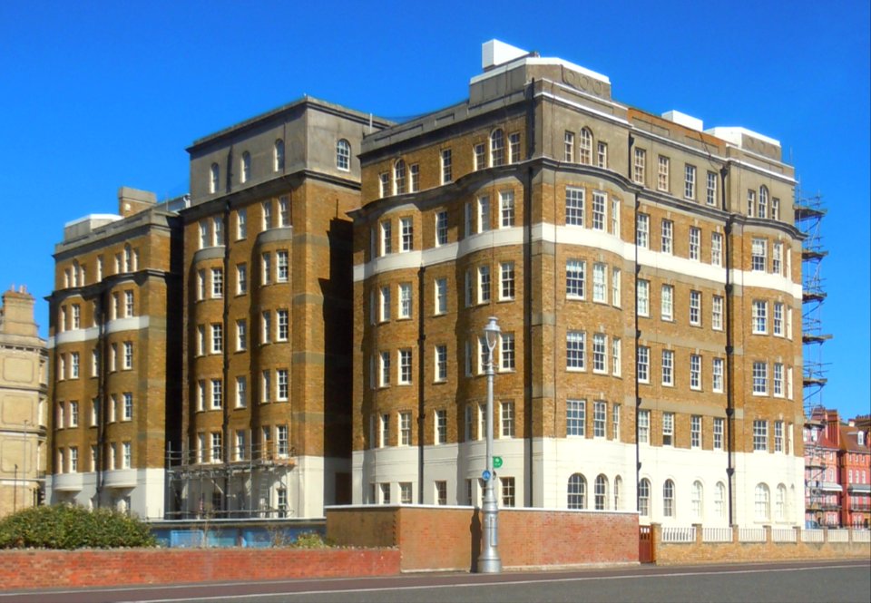 Courtenay Gate, Kingsway, Hove (September 2018) (2)