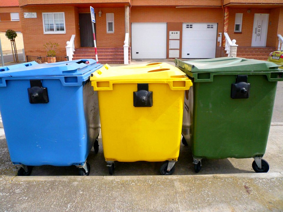 Cortes - Contenedores de reciclaje 2