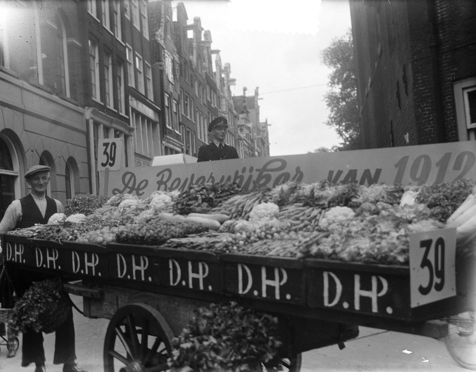 Corso versierde wagens, Bestanddeelnr 905-3271