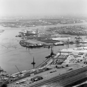 Containerhavens, Beatrix, prinses, Margriet, prinses, Willem-Alexander, Prins va, Bestanddeelnr 250-8087
