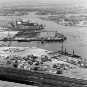 Containerhavens, Beatrix, prinses, Margriet, prinses, Willem-Alexander, Prins va, Bestanddeelnr 250-8086