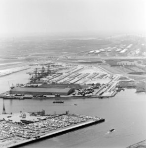 Containerhavens, Beatrix, prinses, Margriet, prinses, Willem-Alexander, Prins va, Bestanddeelnr 250-8092