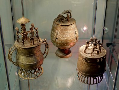 Containers - Naturhistorisches Museum Nürnberg - Nuremberg, Germany - DSC03898