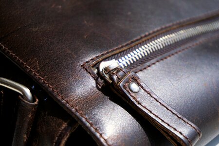 Leather case briefcase closure