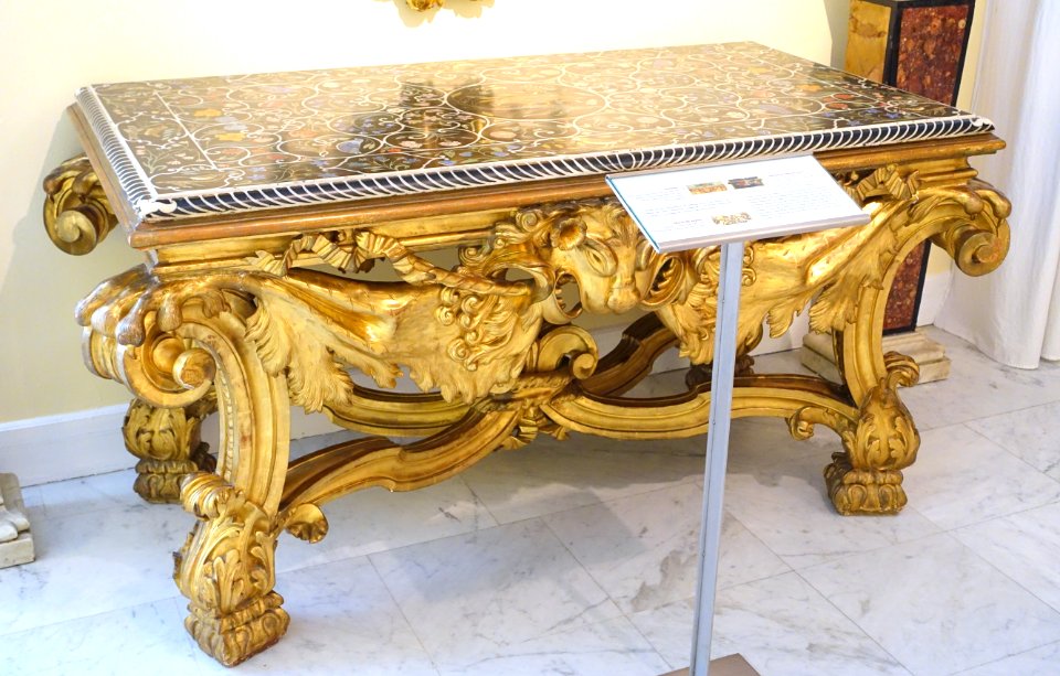 Console, Rome, Italy, stonework from 1650-1700, woodwork from early 1700s, pine, marble, scagliola - Museo Nacional de Artes Decorativas - Madrid, Spain - DSC08441