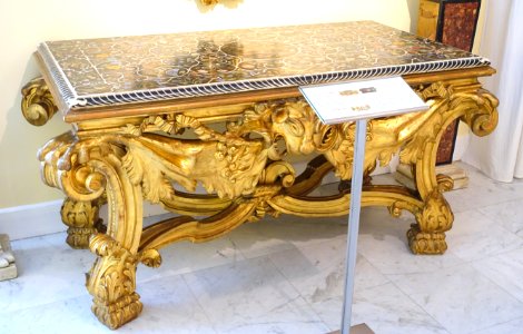 Console, Rome, Italy, stonework from 1650-1700, woodwork from early 1700s, pine, marble, scagliola - Museo Nacional de Artes Decorativas - Madrid, Spain - DSC08441