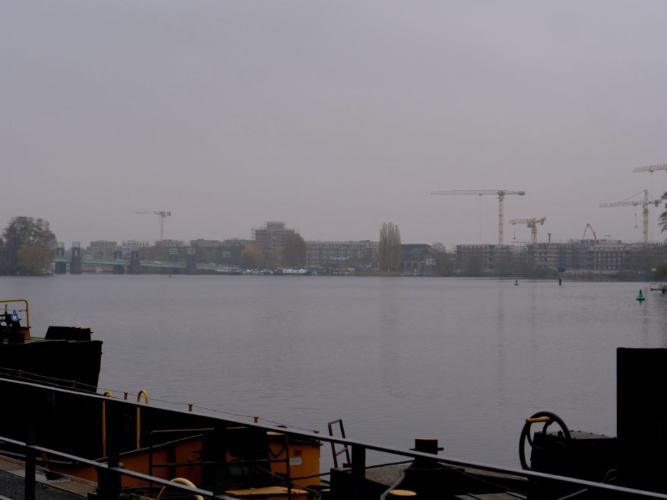 Construction site Daumstraße from other side of the Havel on 2019-11-21 01
