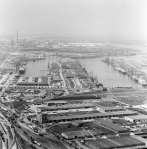Containerhavens, Beatrix, prinses, Margriet, prinses, Willem-Alexander, Prins va, Bestanddeelnr 250-8088