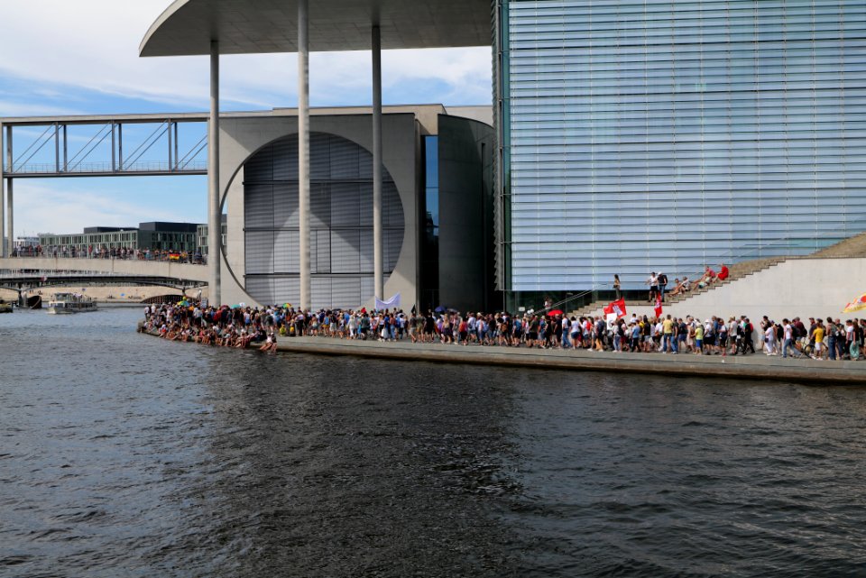 Conspiracy theorist protest Berlin 2020-08-01 153
