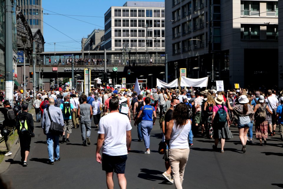 Conspiracy theorist protest Berlin 2020-08-01 45