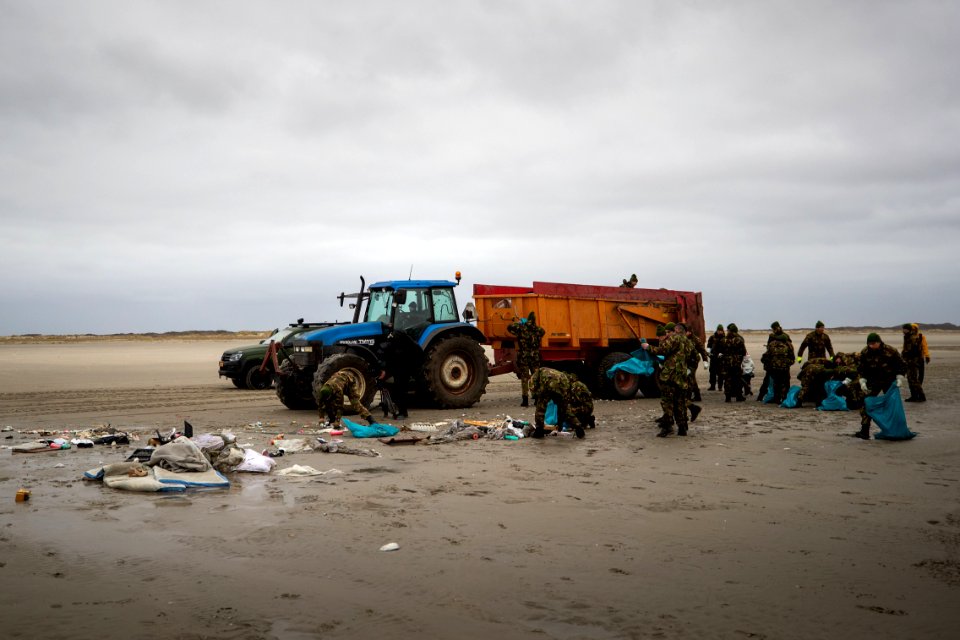 Container loss of MSC Zoe clean up-3