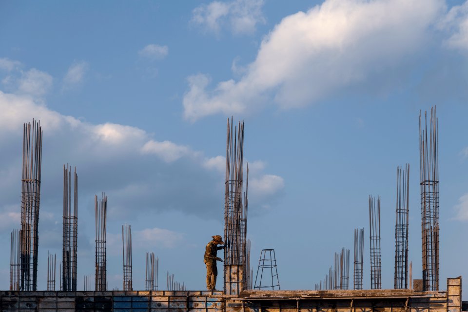 Construction workers in Iran 03