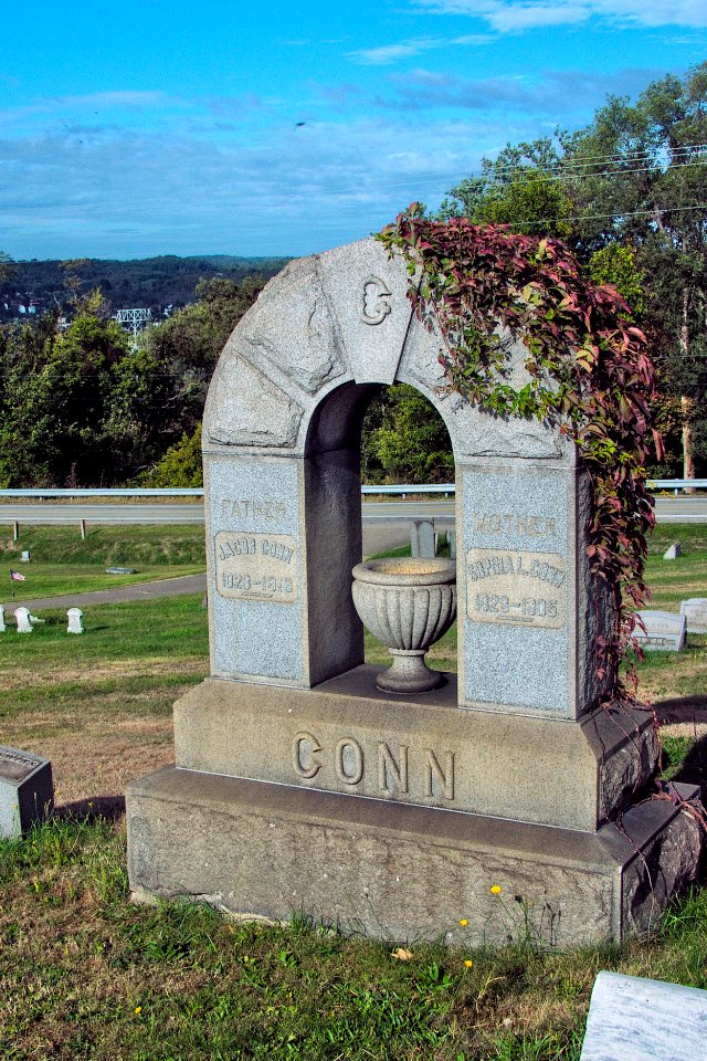 Conn Monument, Robinson Run Cemetery, 2015-09-27, 02