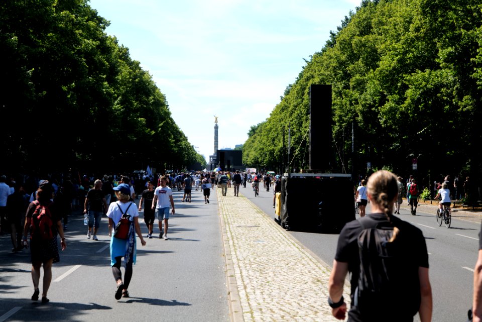 Conspiracy theorist protest Berlin Straße des 17 Juni 2020-08-01 01