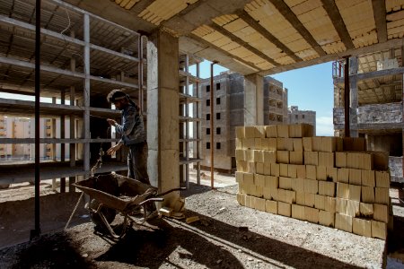 Construction workers in Iran 10 photo