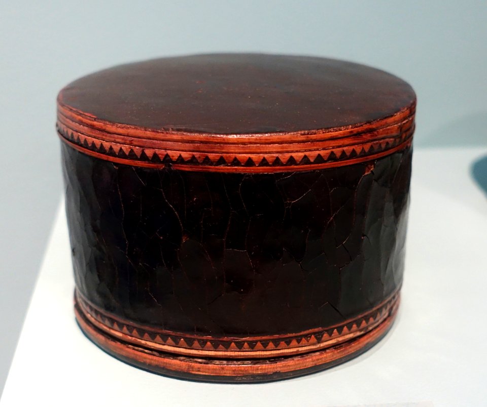 Container, Karen people, Northern Thailand, collected in 1986, bamboo with lacquer - Ethnological Museum, Berlin - DSC01350